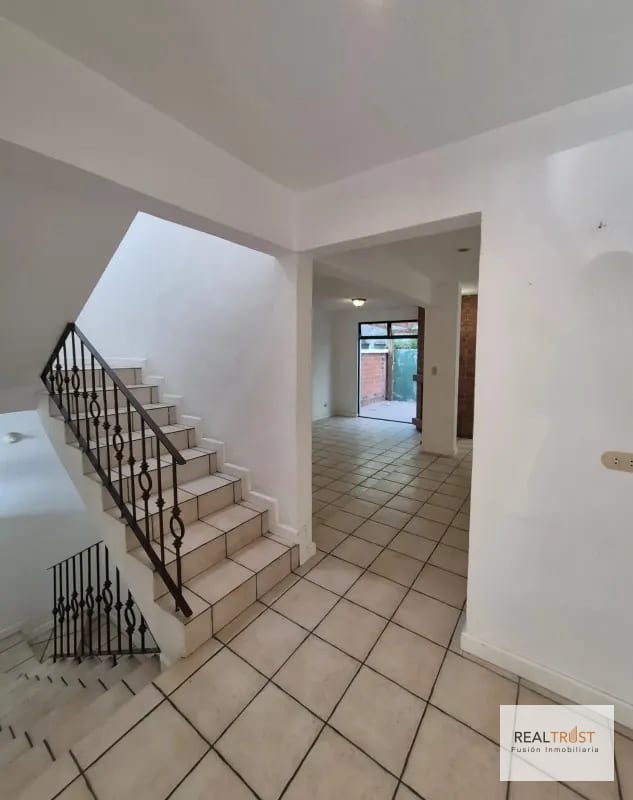 En Venta Townhouse KM 15 Carretera al Salvador, Frente a Condado Concepción — Casa en Venta en km 11-15, Carretera a El Salvador, Guatemala, Ciudad — foto 13 de 17