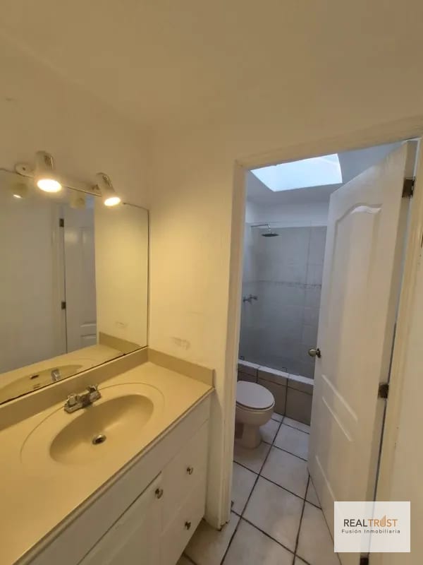 En Venta Townhouse KM 15 Carretera al Salvador, Frente a Condado Concepción — Casa en Venta en km 11-15, Carretera a El Salvador, Guatemala, Ciudad — foto 10 de 17