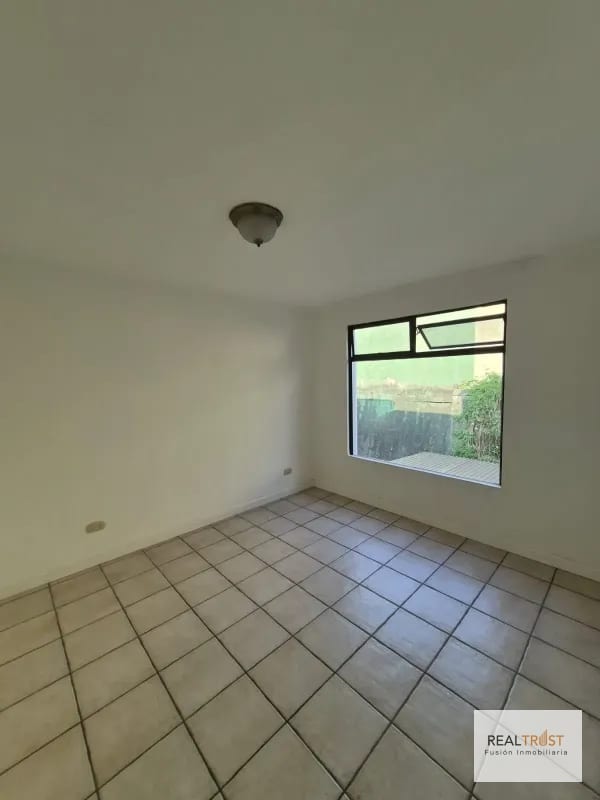 En Venta Townhouse KM 15 Carretera al Salvador, Frente a Condado Concepción — Casa en Venta en km 11-15, Carretera a El Salvador, Guatemala, Ciudad — foto 9 de 17