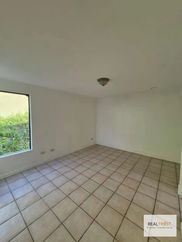 En Venta Townhouse KM 15 Carretera al Salvador, Frente a Condado Concepción — Casa en Venta en km 11-15, Carretera a El Salvador, Guatemala, Ciudad — foto 2 de 17
