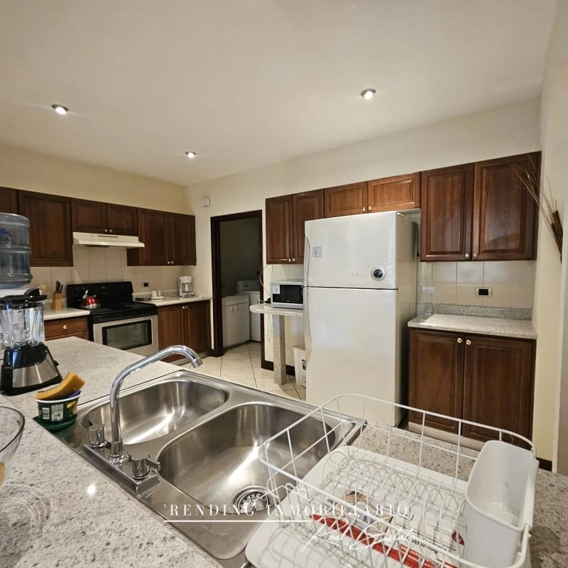 Apartamento en venta zona 10 Edificio Milenia Colonia Oakland de 3 habitaciones 198 m² + 2 parqueos — Apartamento en Venta en Milenia, Zona 10, Guatemala, Ciudad — foto 12 de 17