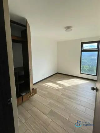 Apartamento en alquiler en Zona 16 — Apartamento en Alquiler en Zona 16, Guatemala, Ciudad — miniatura 14 de 17