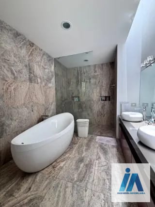 CASA MODERNA EN VENTA📍Condominio Las Luces, Km 13.5, Carretera a El Salvador — Casa en Venta en Carretera a El Salvador, Guatemala, Ciudad — miniatura 8 de 17