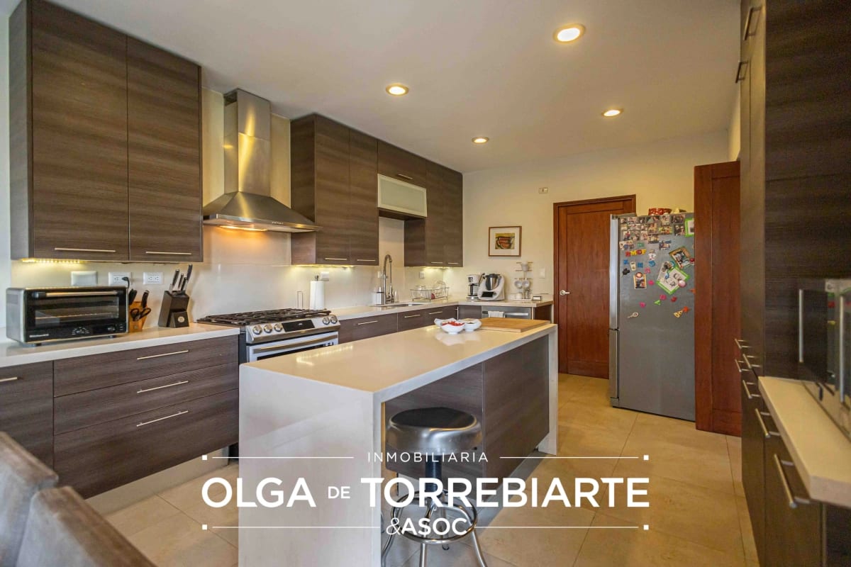 Casa en El Encanto de San Isidro, Zona 16 — Casa en Venta en Zona 16, Guatemala, Ciudad — foto 2 de 16