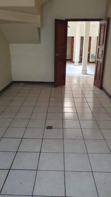 Casa en Venta Zona 4, a una de Cuadra de 4º Norte — Casa en Venta en Zona 4, Guatemala, Ciudad — foto 1 de 17