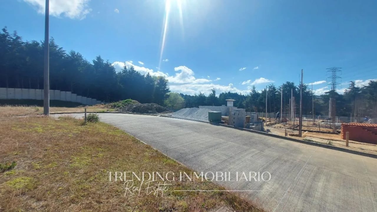 Terreno en venta Carretera a El Salvador km 16.5 condominio Buena Fuente con 1,361 v² de extensión — Terreno en Venta en Santa Catarina Pinula, Guatemala, Ciudad — foto 1 de 8