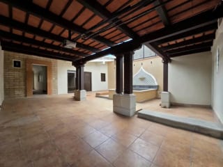 Preciosa Casa a la Venta a Pocos Pasos del Nuevo Centro Comercial Telares — Casa en Venta en Antigua, Sacatepéquez — miniatura 1 de 4