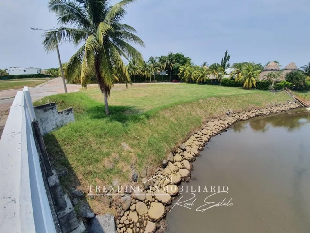 Terreno en venta Iztapa Pérgolas del Mar con 3,274.80 v² de extensión — Terreno en Venta en Pérgolas del Mar, Iztapa, Escuintla — foto 1 de 8