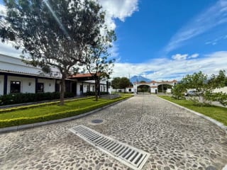 Terreno en Venta en los Apostoles Antigua Guatemala — Terreno en Venta en Antigua, Sacatepéquez — miniatura 1 de 4