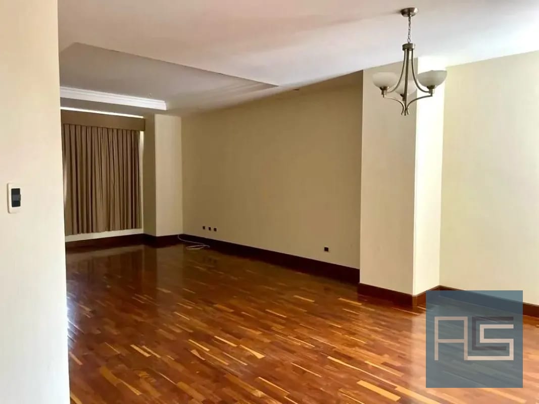 En RENTA - Amplio Apartamento ubicado en sector exclusivo de Oakland Zona 10 — Apartamento en Alquiler en Oakland I, Zona 10, Guatemala, Ciudad — foto 13 de 17