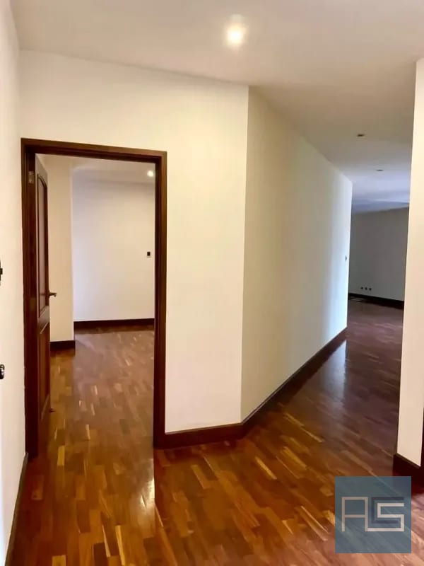 En RENTA - Amplio Apartamento ubicado en sector exclusivo de Oakland Zona 10 — Apartamento en Alquiler en Oakland I, Zona 10, Guatemala, Ciudad — foto 12 de 17