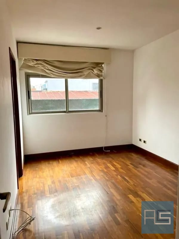 En RENTA - Amplio Apartamento ubicado en sector exclusivo de Oakland Zona 10 — Apartamento en Alquiler en Oakland I, Zona 10, Guatemala, Ciudad — foto 10 de 17