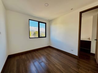 Apartamento con la comodidad de una casa en venta en zona 15 — Apartamento en Venta en Zona 15, Guatemala, Ciudad — miniatura 10 de 17