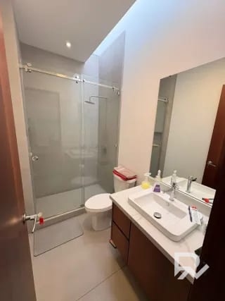 Casa en venta en San José Pinula con diseño Moderno — Casa en Venta en San José Pinula, Guatemala, Ciudad — miniatura 8 de 16