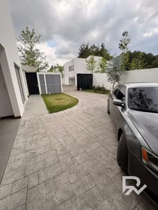 Casa en venta en San José Pinula con diseño Moderno — Casa en Venta en San José Pinula, Guatemala, Ciudad — miniatura 3 de 16