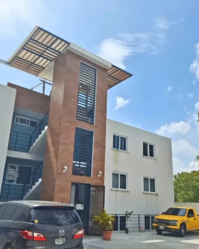 Apartamento en Venta Zona 16 con Jardin — Apartamento en Venta en Zona 16, Guatemala, Ciudad — foto 1 de 10