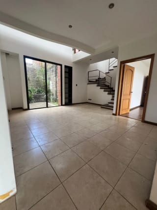 Vendo Linda Casa en la Foresta KM.20.5 Carr a Fraijanes — Casa en Venta en La Foresta, Carretera a El Salvador, Guatemala, Ciudad — miniatura 7 de 11