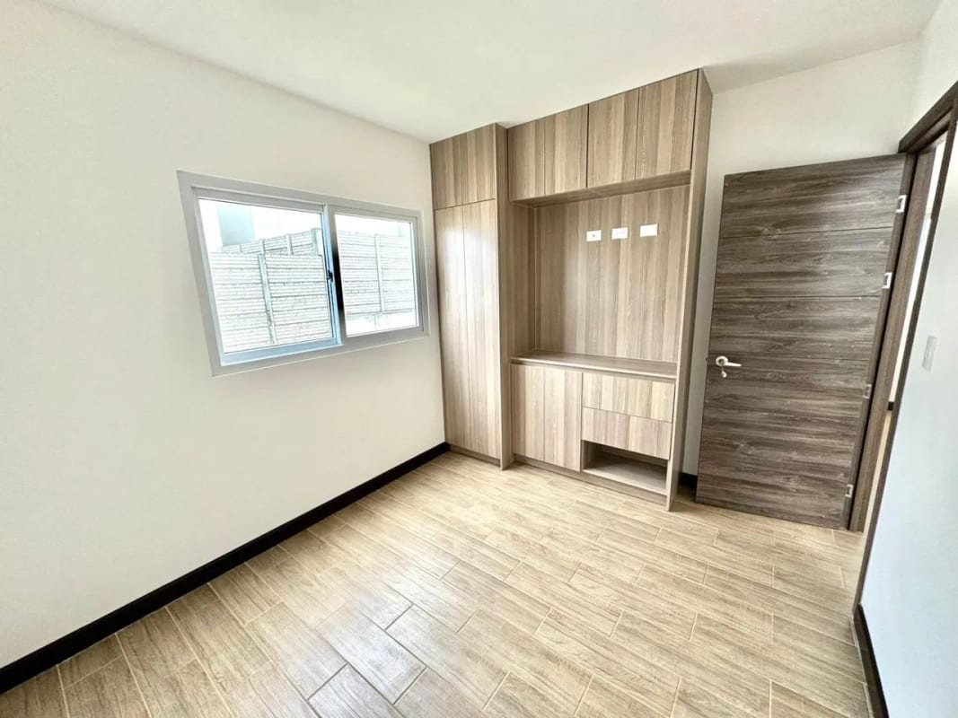 Casa en Venta Bosques de Santa Elena CAES KM.26 — Casa en Venta en Carretera a El Salvador, Guatemala, Ciudad — foto 8 de 17