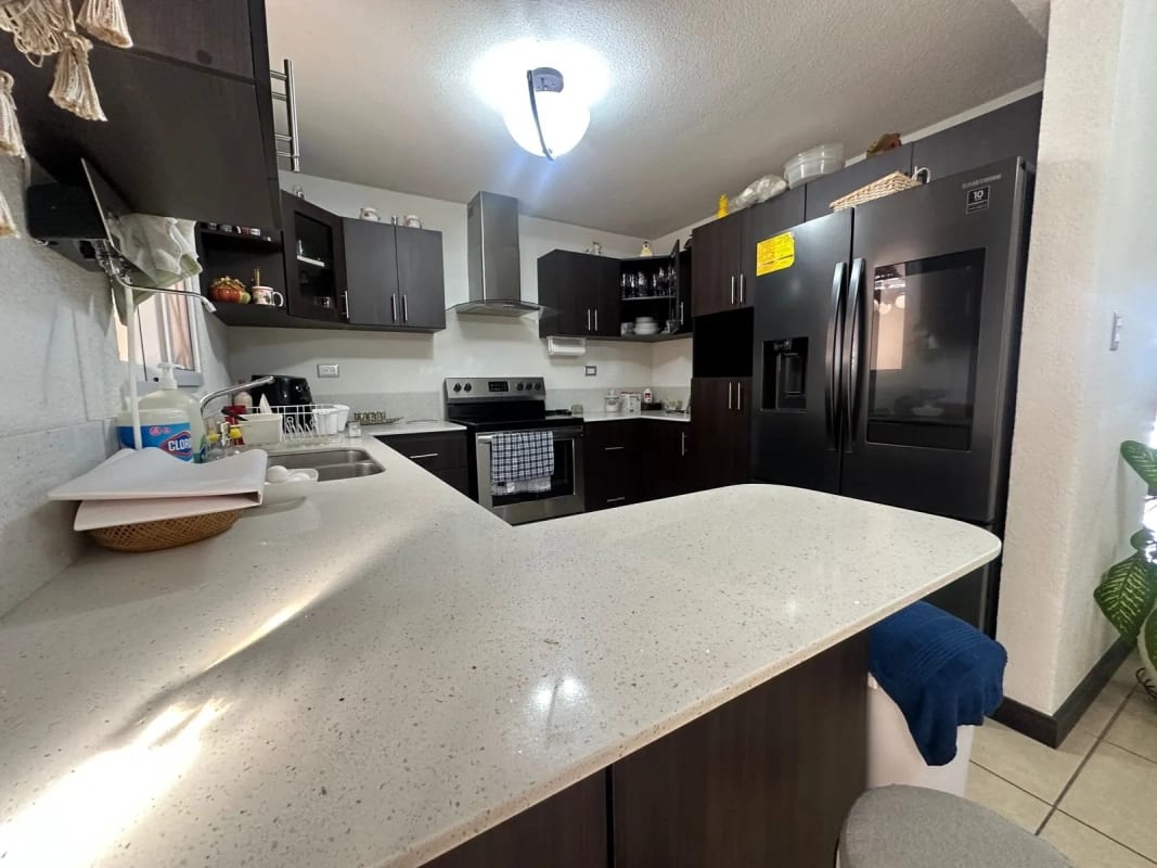 Casa en Venta en Altos de Village KM 25 CAES (copia) — Casa en Venta en Carretera a El Salvador, Guatemala, Ciudad — foto 2 de 17