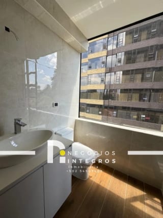 Vendo Apartamento Remodelado, Impuestos Incluidos, Milenia Oakland Z.10 — Apartamento en Venta en Milenia, Zona 10, Guatemala, Ciudad — miniatura 3 de 16