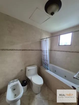 En renta Apartamento Amueblado ó sin muebles, zona 10 — Apartamento en Alquiler en Zona 10, Guatemala, Ciudad — miniatura 8 de 12