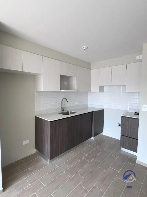 Apartamento en renta o venta en Andares Doce, Avenida Petapa, zona 12 — Apartamento en Alquiler en Andares Doce, Zona 12, Guatemala, Ciudad — foto 12 de 13