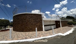 Venta amplia casa estilo Mediterráneo en San Cristóbal, Zona 8 Mixco — Casa en Venta en Zona 8 Mixco, Guatemala, Ciudad — miniatura 1 de 15