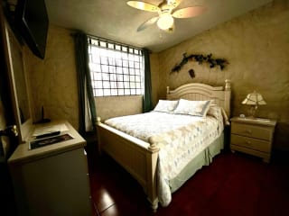 Venta amplia casa estilo Mediterráneo en San Cristóbal, Zona 8 Mixco — Casa en Venta en Zona 8 Mixco, Guatemala, Ciudad — miniatura 11 de 15