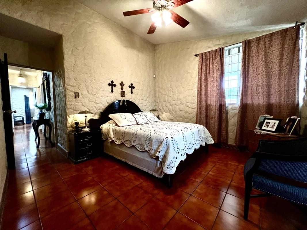 Venta amplia casa estilo Mediterráneo en San Cristóbal, Zona 8 Mixco — Casa en Venta en Zona 8 Mixco, Guatemala, Ciudad — foto 10 de 15