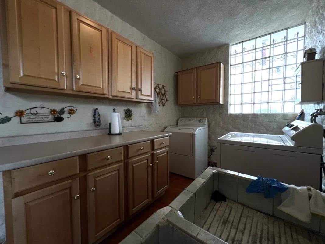 Venta amplia casa estilo Mediterráneo en San Cristóbal, Zona 8 Mixco — Casa en Venta en Zona 8 Mixco, Guatemala, Ciudad — foto 7 de 15