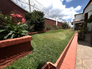 Venta amplia casa estilo Mediterráneo en San Cristóbal, Zona 8 Mixco — Casa en Venta en Zona 8 Mixco, Guatemala, Ciudad — miniatura 5 de 15