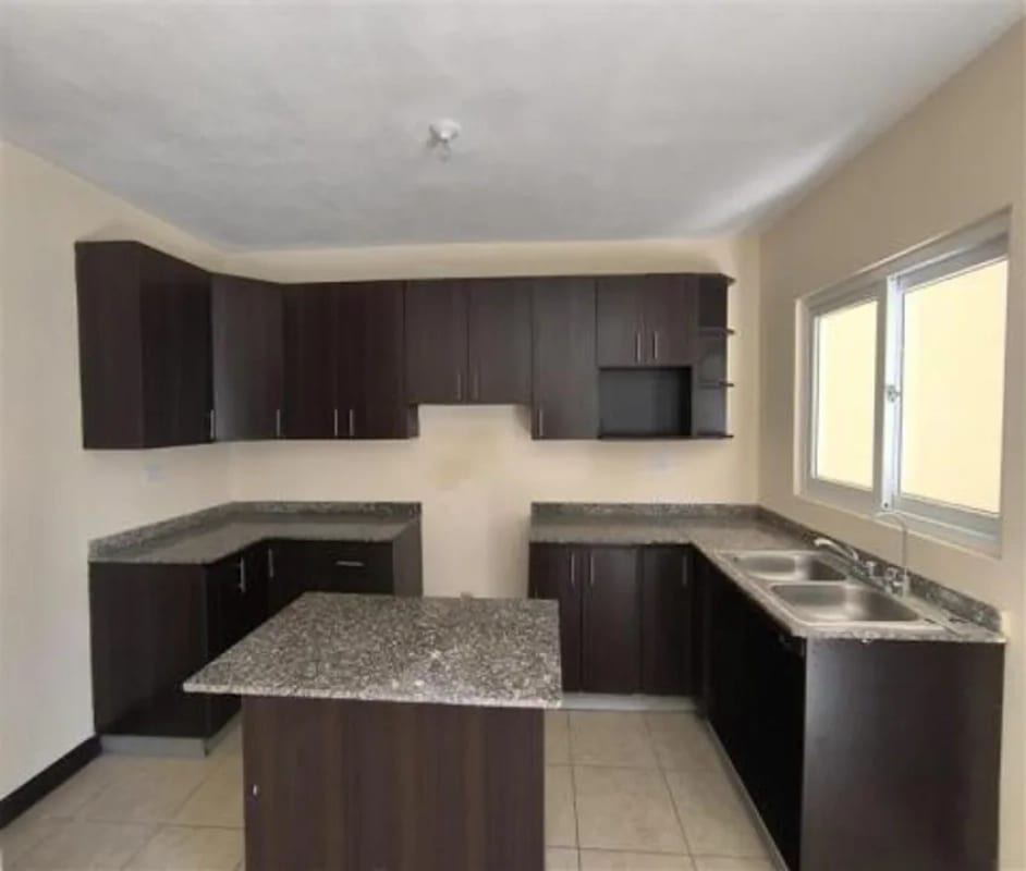 Vendo Casa la Reserva KM 26.6 Carretera a el Salvador. 4 Habitaciones. Enganche: Q.200,000 (activo Bancario). — Casa en Venta en Carretera a El Salvador, Guatemala, Ciudad — foto 3 de 4