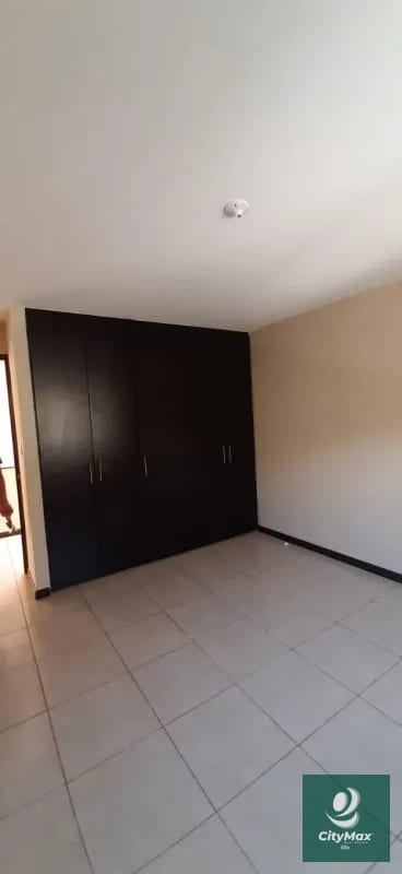 Casa en Venta - Cumbres de la Arboleda — Casa en Venta en Cumbres de La Arboleda, Carretera a El Salvador, Guatemala, Ciudad — foto 3 de 8