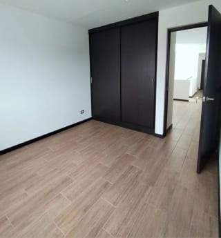 Casa en Venta Sector B1 Ciudad San Cristobal Excelente Ubicación — Casa en Venta en Zona 8 Mixco, Guatemala, Ciudad — miniatura 3 de 9