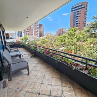 Apartamento amueblado en renta zona 14 edificio L'Excellence de 3 habitaciones + 3 parqueos — Apartamento en Alquiler en L'Excellence, Zona 14, Guatemala, Ciudad — miniatura 12 de 15