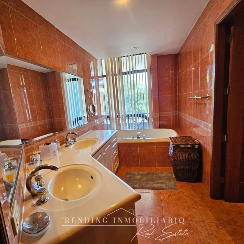 Apartamento amueblado en renta zona 14 edificio L'Excellence de 3 habitaciones + 3 parqueos — Apartamento en Alquiler en L'Excellence, Zona 14, Guatemala, Ciudad — foto 6 de 15