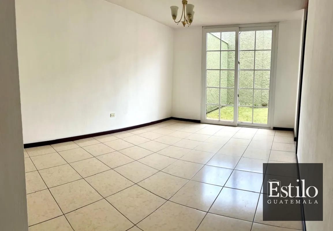 Hermosa Casa con Jardín En Venta — Casa en Venta en Carretera a El Salvador, Guatemala, Ciudad — foto 8 de 13