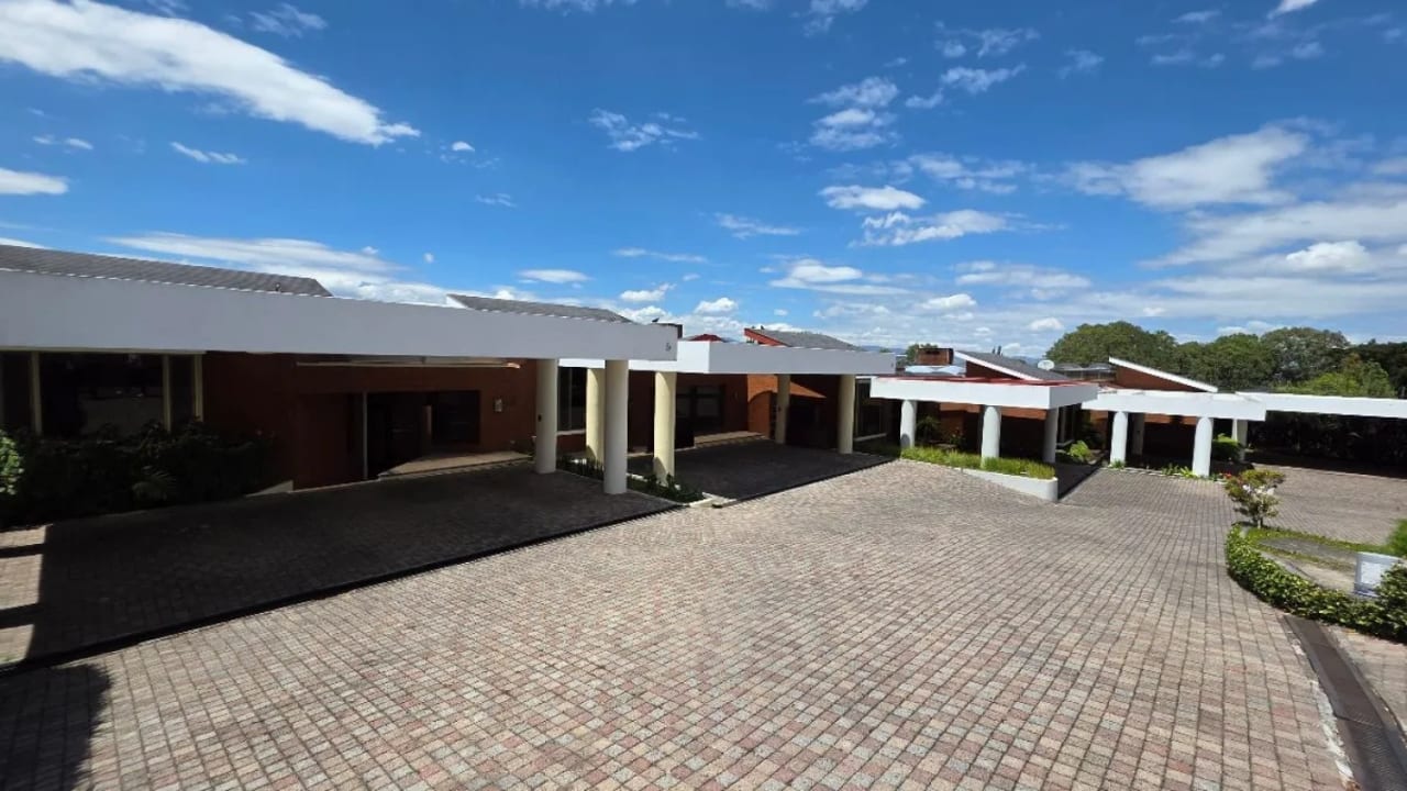 Venta Casa El Prado zona 10 — Casa en Venta en El Prado, Zona 10, Guatemala, Ciudad — foto 1 de 16