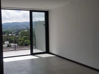 Apartamento Con Balcón, MIRA zona 10 — Apartamento en Venta en Mira, Zona 10, Guatemala, Ciudad — miniatura 8 de 9