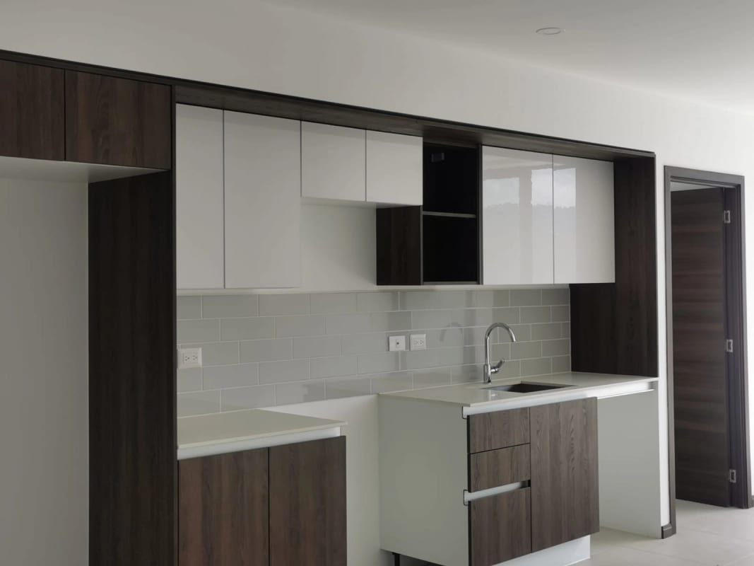 Apartamento Con Balcón, MIRA zona 10 — Apartamento en Venta en Mira, Zona 10, Guatemala, Ciudad — foto 6 de 9