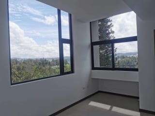 Apartamento Con Balcón, MIRA zona 10 — Apartamento en Venta en Mira, Zona 10, Guatemala, Ciudad — miniatura 3 de 9