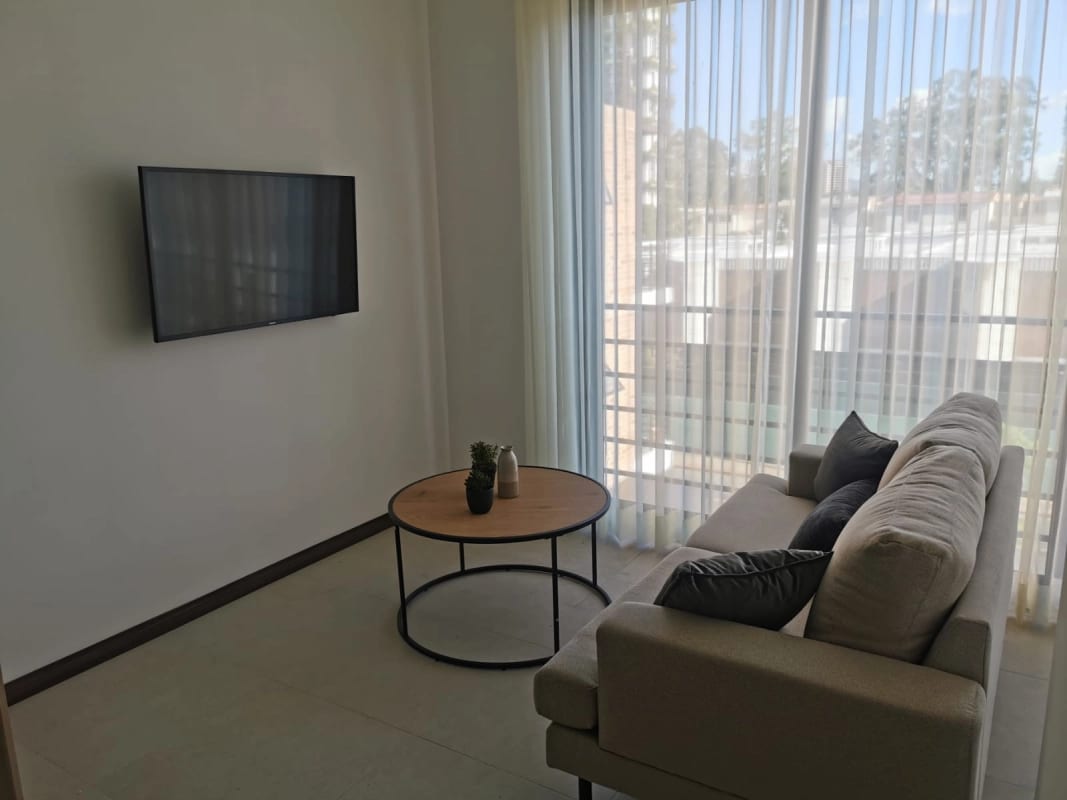 Apartamento Amueblado En Venta Zona 10 — Apartamento en Venta en Zona 10, Guatemala, Ciudad — foto 5 de 8