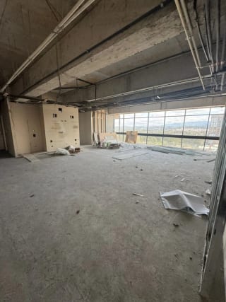 Rento amplia oficina de 570m2 en edificio Renovati, zona 10 — Oficina en Alquiler en Renovati, Zona 10, Guatemala, Ciudad — miniatura 9 de 11