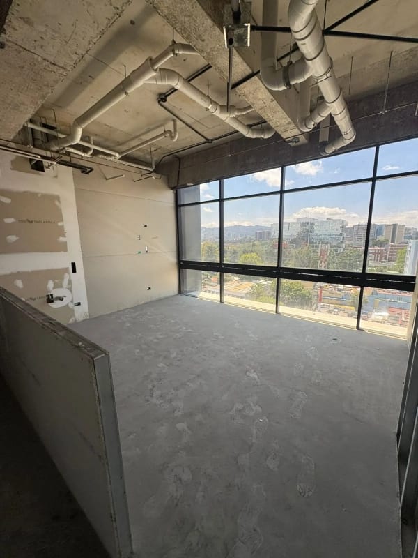 Rento amplia oficina de 570m2 en edificio Renovati, zona 10 — Oficina en Alquiler en Renovati, Zona 10, Guatemala, Ciudad — foto 7 de 11
