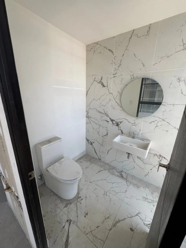 Rento amplia oficina de 570m2 en edificio Renovati, zona 10 — Oficina en Alquiler en Renovati, Zona 10, Guatemala, Ciudad — foto 5 de 11