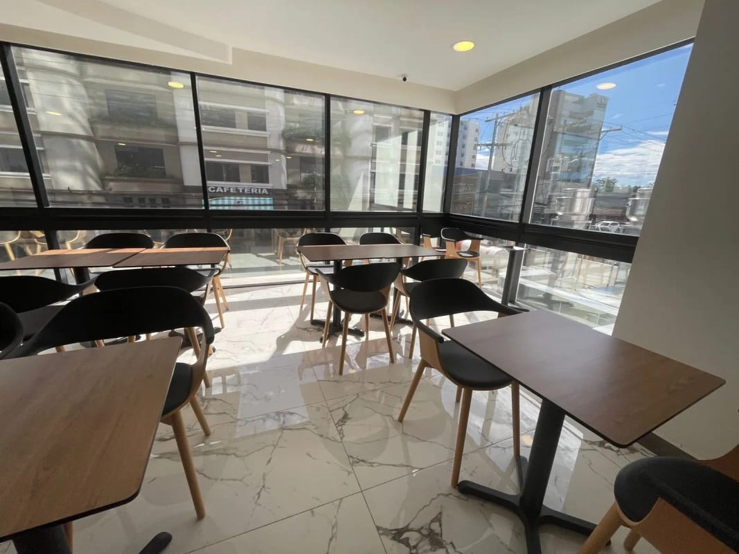 Rento amplia oficina de 570m2 en edificio Renovati, zona 10 — Oficina en Alquiler en Renovati, Zona 10, Guatemala, Ciudad — foto 3 de 11
