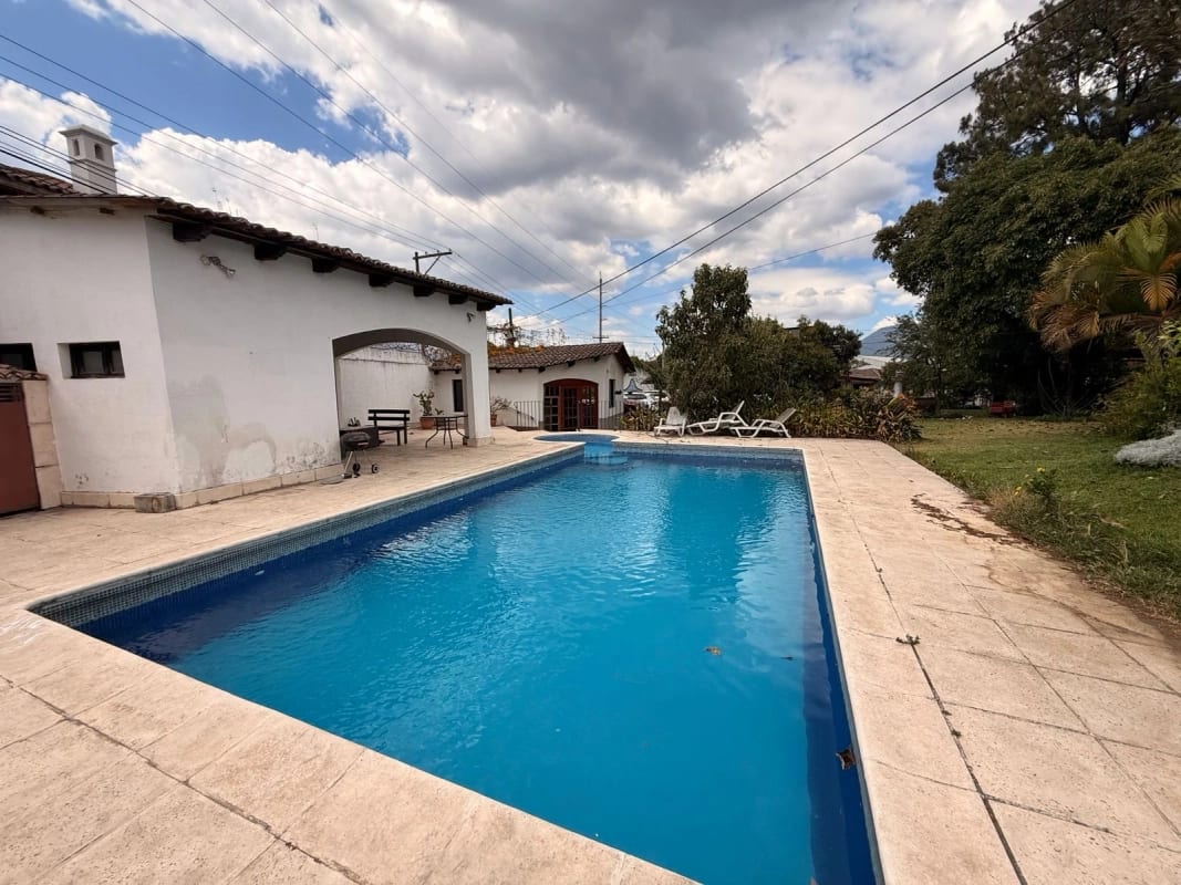 casa en venta en San Pedro las Huertas Antigua ideal para inversión — Casa en Venta en Antigua, Sacatepéquez — foto 7 de 13