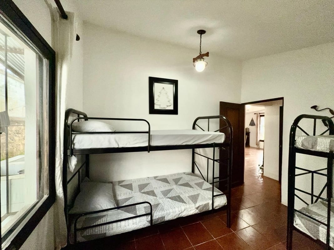 casa en venta en San Pedro las Huertas Antigua ideal para inversión — Casa en Venta en Antigua, Sacatepéquez — foto 5 de 13