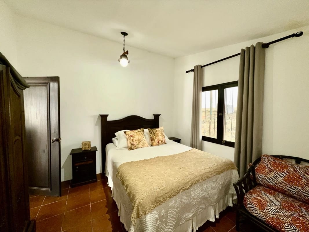 casa en venta en San Pedro las Huertas Antigua ideal para inversión — Casa en Venta en Antigua, Sacatepéquez — foto 4 de 13