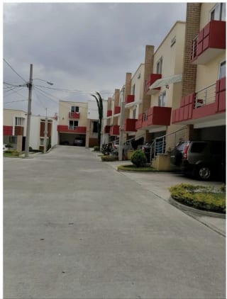 Casa en Venta Condominio Bella Vista San Cristobal a Pocos Metros de Bulevar Fácil Acceso a Comercios y Colegios — Casa en Venta en Zona 8 Mixco, Guatemala, Ciudad — miniatura 16 de 16